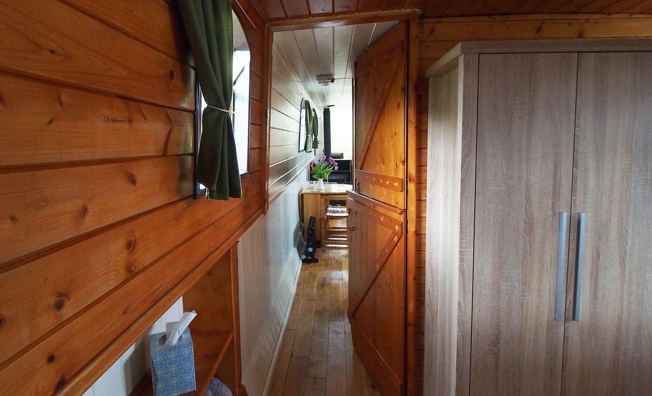 Roisin Dubh Houseboat Hotell Sallins Eksteriør bilde